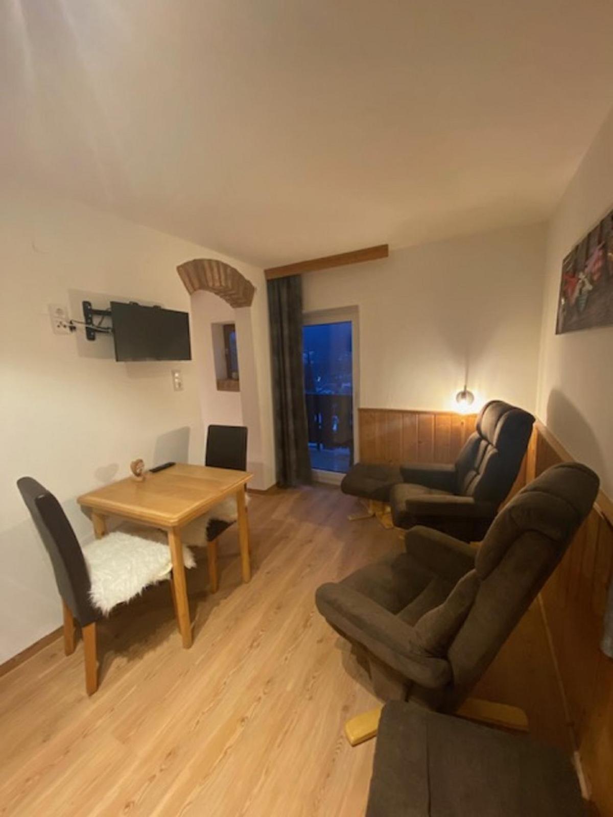 מוטנוואלד Alpenappartements Schwalbennestl מראה חיצוני תמונה